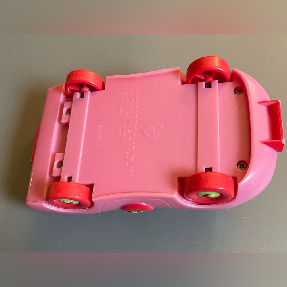 Hasbro Strawberry Shortcake Doll 2008 Toy Convertible Car Plastic 6 1/2” - Picture 6 of 6